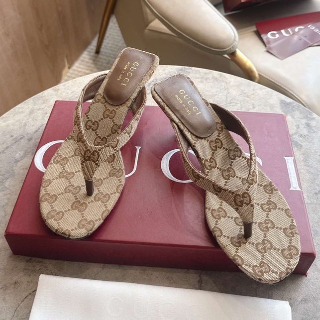 Designer Shoes Women Vittoria Thong Sandal Kitten Heels Flip Flops Beach Slides Canvas Leather Slippers Party Pumps Shoes Slippers New Fashion Shoes Size 35-42 - 2 of 8