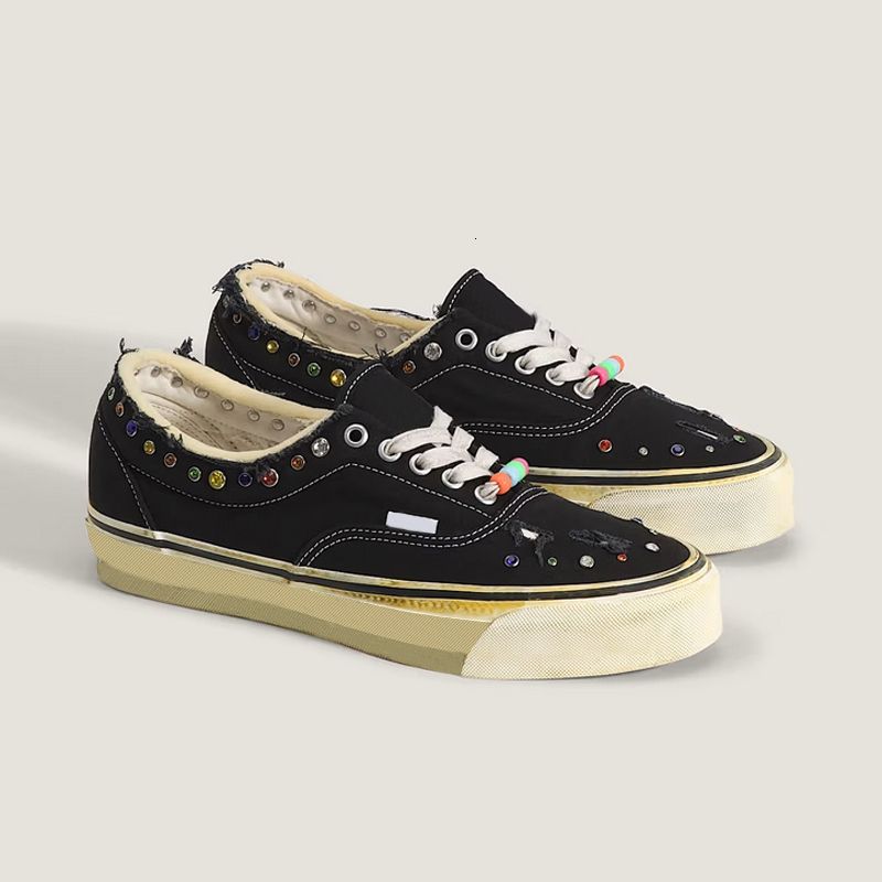 Designer Men Women Vintage Distressed Canvas Trainers Luxury Pearl Side Stripe Sneakers Multi Material Spliced Lace Up Walking Shoes 1083 - 3 of 9