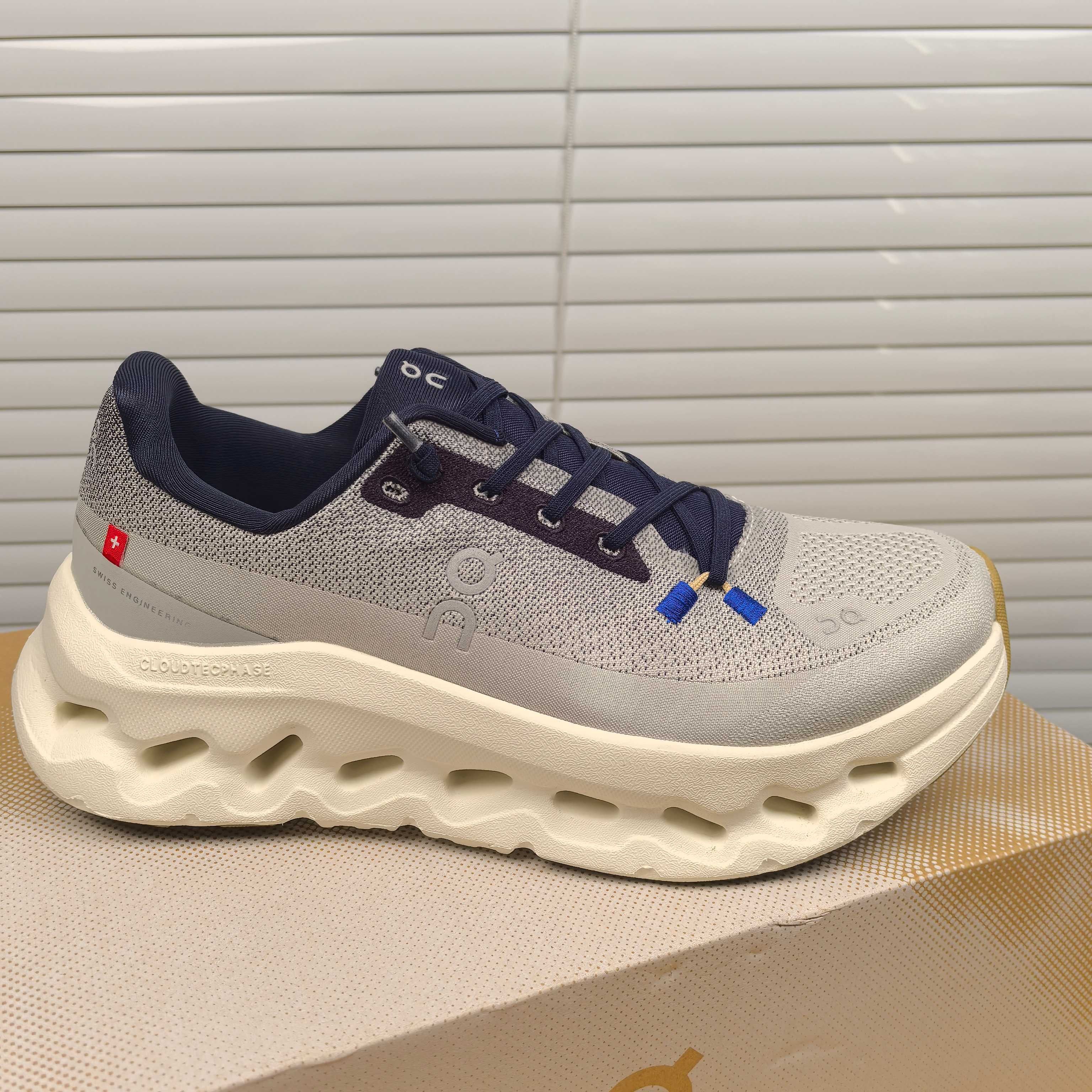 cloud tilt Men and women designer casual sneakers black and white shoes casual shoes sports running shoes lightweight and cushioned casual running shoes - 3 of 8