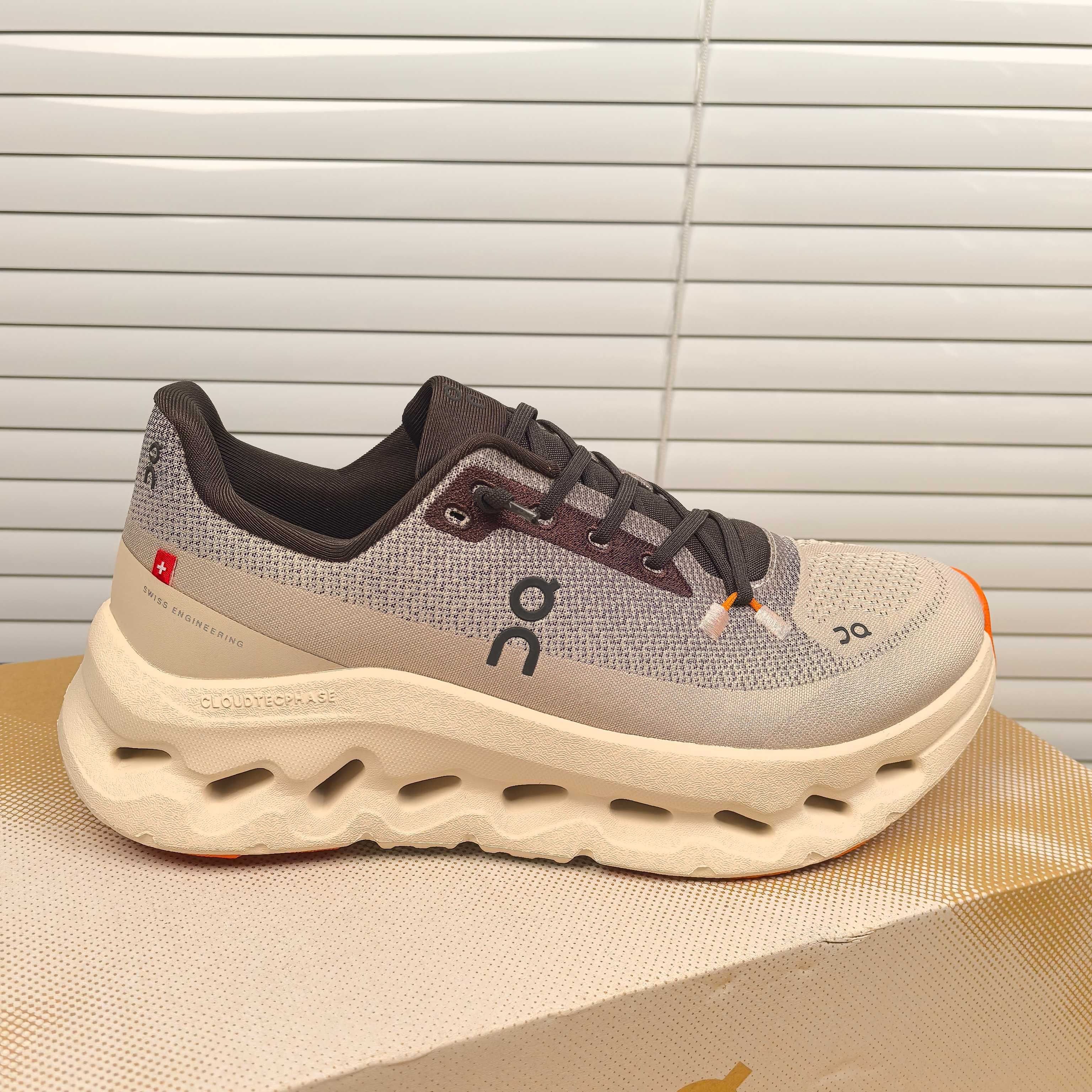 cloud tilt Men and women designer casual sneakers black and white shoes casual shoes sports running shoes lightweight and cushioned casual running shoes - 4 of 8