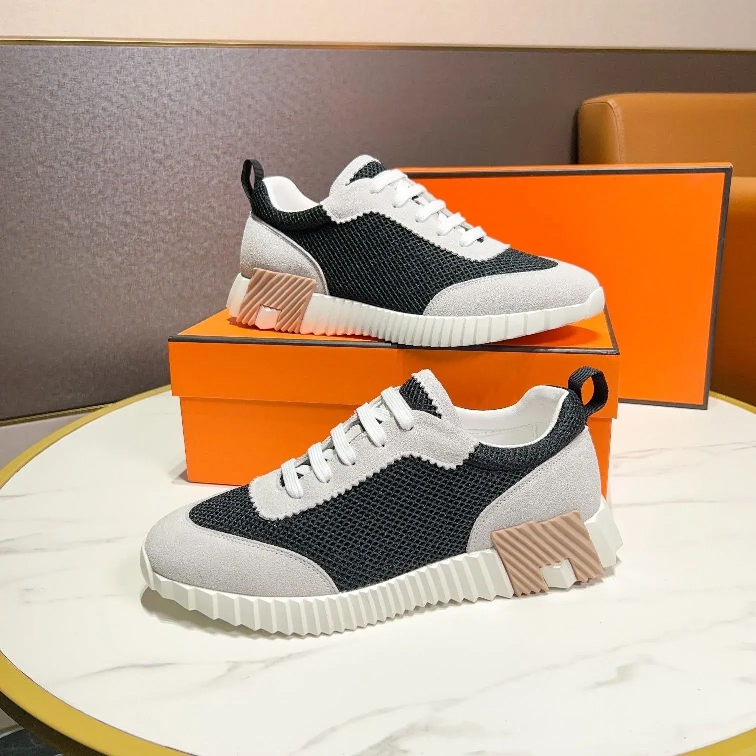 With box Bouncing Sneakers Designer Suede Casual Shoes Trainers Breathable Mesh Running Shoe Men Bounce Women Sneaker 02 - 4 of 6